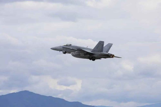 F-35B y F/A-18 del Cuerpo de Marines de EE. UU. prueban misiles AIM-9X