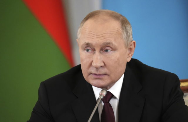 Putin dice que la explosión del puente de Crimea fue un “acto terrorista” de Ucrania