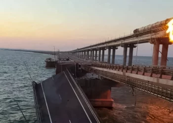 Rusia se esfuerza por calmar el pánico en Crimea tras la explosión en el puente de Kerch