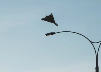 Oleadas de drones suicidas arrasan Kiev con explosiones