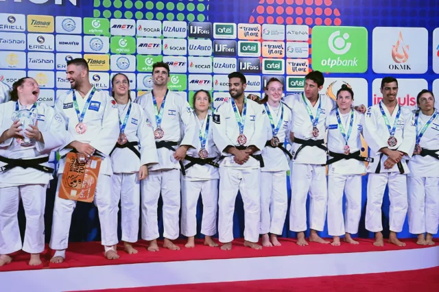 El equipo mixto de judo de Israel gana el bronce en los campeonatos mundiales de Uzbekistán