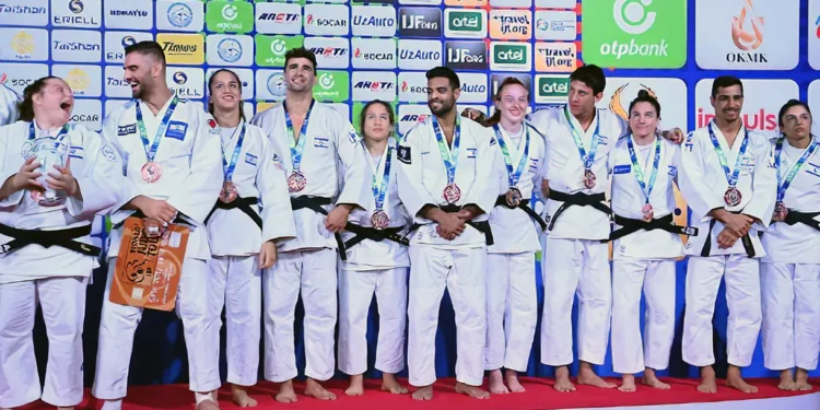 El equipo mixto de judo de Israel gana el bronce en los campeonatos mundiales de Uzbekistán