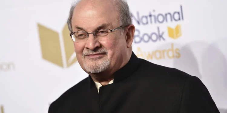 EE.UU. sanciona al grupo iraní que puso precio a la vida de Rushdie