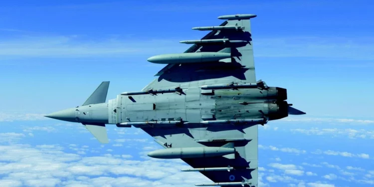 Typhoons y F-35 de la Real Fuerza Aérea realizan disparos masivos de misiles ASRAAM