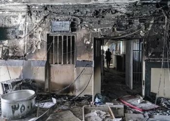Al menos 8 muertos en el incendio y los enfrentamientos en la prisión de Evin