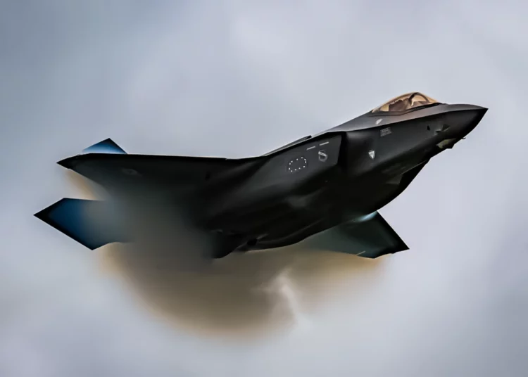 Departamento de Defensa firma exención para entregas del F-35, paralizadas por un material chino