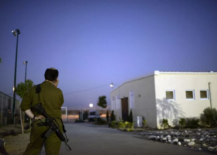 Tres israelíes son acusados de enviar información sobre las FDI a Hamás