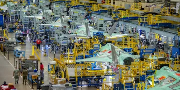 El primer caza F-35A para el componente aéreo belga entra en la línea de montaje en Texas