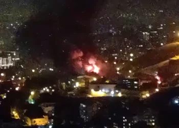 Irán dice que se ha extinguido el incendio de la infame prisión de Evin