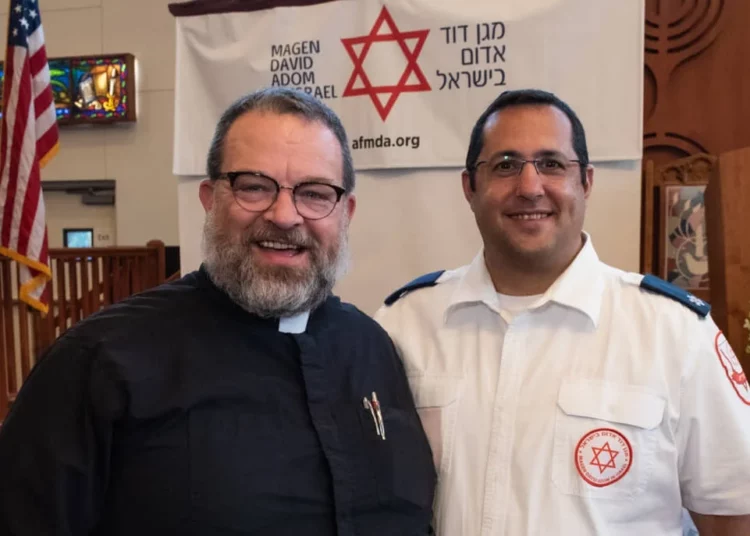 Paramédicos israelíes enseñan a grupos religiosos de Chicago a cómo responder ante un atentado terrorista