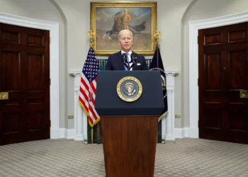 Biden advierte que Putin “no bromea” sobre la amenaza nuclear