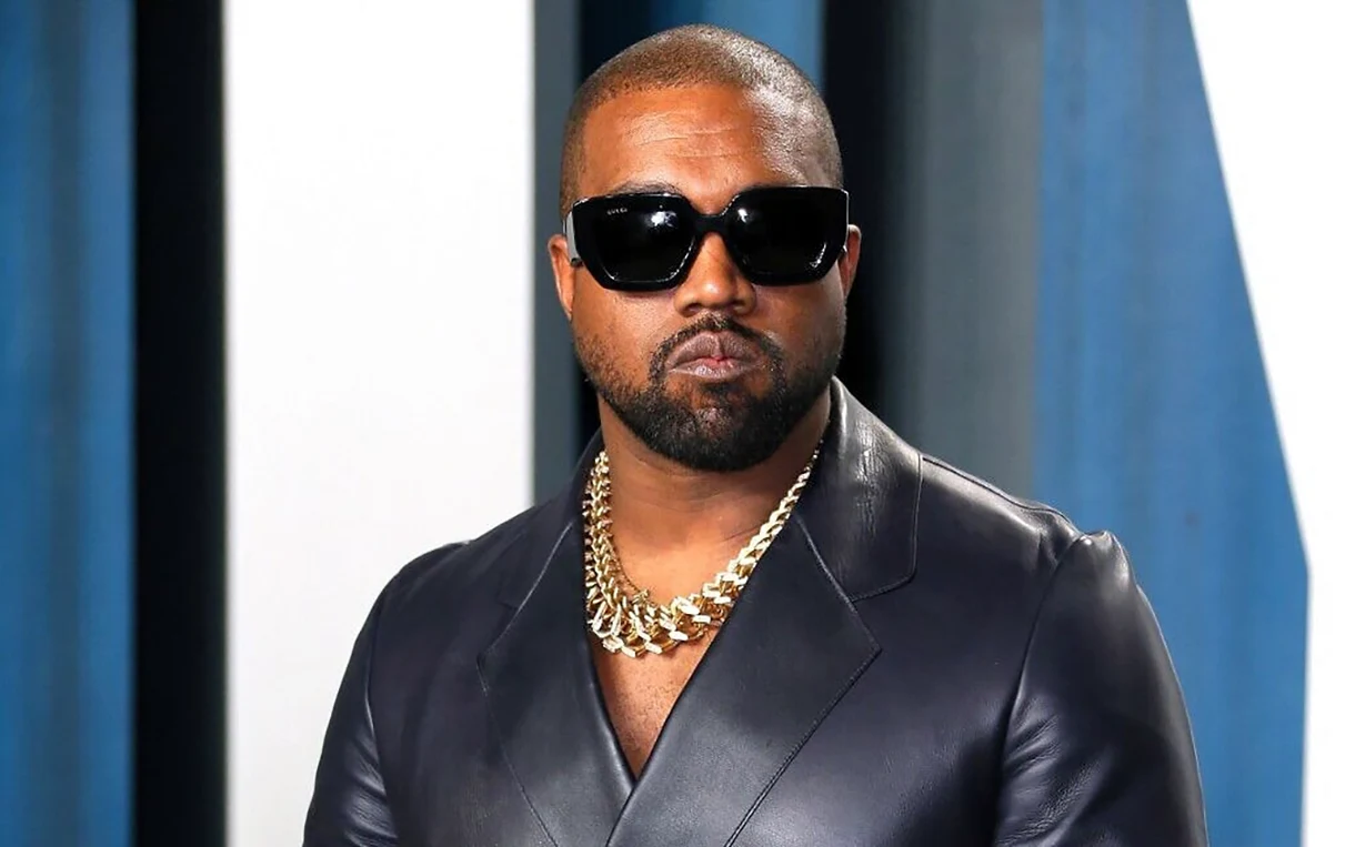 Balenciaga rompe lazos con Kanye West por sus comentarios antisemitas