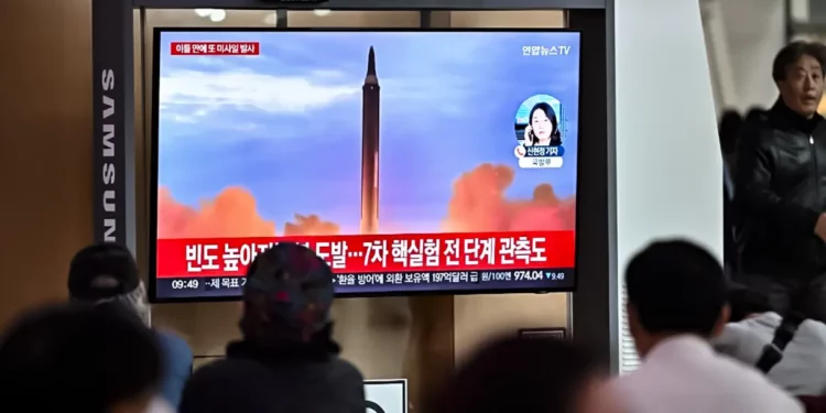 Corea del Norte dispara dos misiles balísticos y culpa a los simulacros de EE. UU. por la escalada