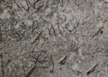 Descubren un grafiti de un caballero medieval en Jerusalén