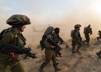 Ilustrativo: Soldados de combate masculinos y femeninos del Batallón Caracal se entrenan para combatir un asalto del Estado Islámico al sur de Israel a finales de marzo de 2017. (Fuerzas de Defensa de Israel)