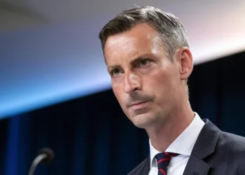 Estados Unidos: Irán es “responsable” de la seguridad de los estadounidenses en la prisión de Evin y exige su liberación