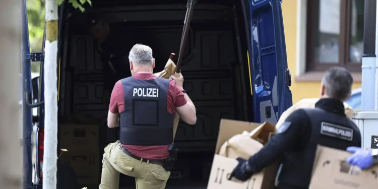 Adolescente alemán es acusado de planear un atentado en su escuela