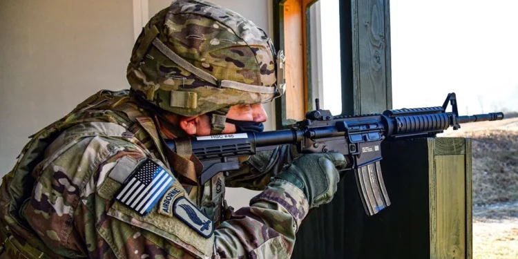 ¿Por qué Joe Biden envía soldados estadounidenses tan cerca de Ucrania?