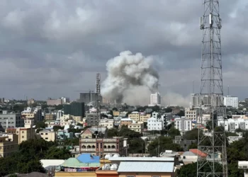 Somalia: Al menos 100 muertos en atentados frente a las oficinas del gobierno