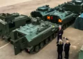 Ex presidente de Ucrania compra vehículos blindados Spartan para las tropas ucranianas