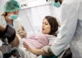 Los médicos se apresuran a evitar una posible escasez de epidurales en Israel al agotarse las existencias