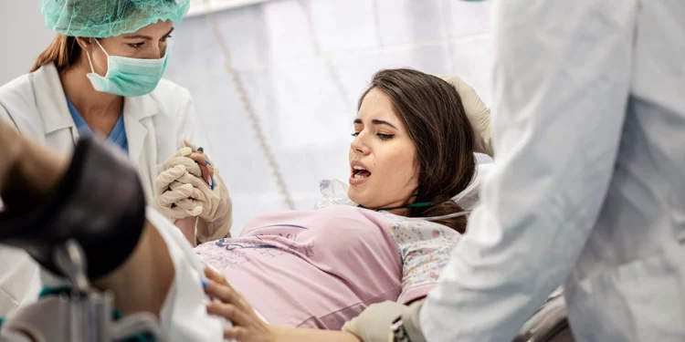 Los médicos se apresuran a evitar una posible escasez de epidurales en Israel al agotarse las existencias