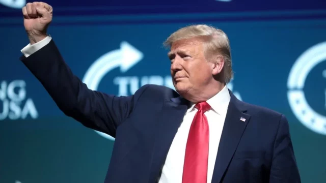 Trump demanda a CNN por difamación