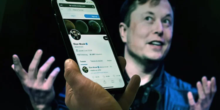 Elon Musk se hace cargo oficialmente de Twitter