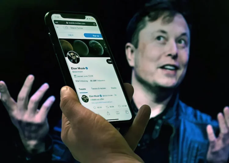 Elon Musk se hace cargo oficialmente de Twitter