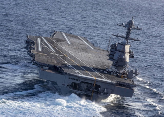 Ford: El mayor y más caro portaaviones de la Armada no saldrá al mar