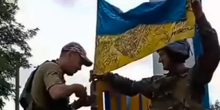 Miles de tropas rusas “rodeadas” mientras las fuerzas ucranianas entran en una ciudad anexionada clave