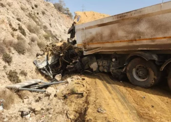 Un camión implicado en una colisión en la ruta 505 en el norte de Judea y Samaria, el 16 de octubre de 2022. (Servicios de bomberos y rescate)