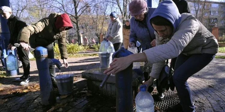 El 80% de los habitantes de Kiev se queda sin agua tras los bombardeos rusos