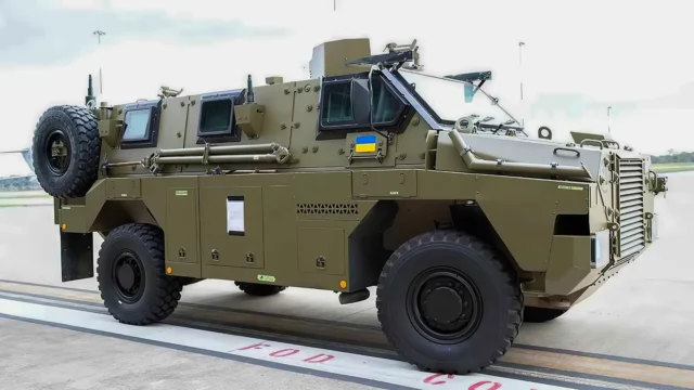 Ucrania recibirá más vehículos australianos Bushmaster protegidos contra minas