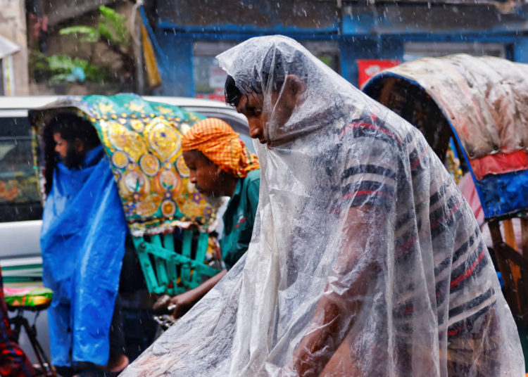 Bangladesh evacúa a miles de personas ante la llegada del ciclón Sitrang