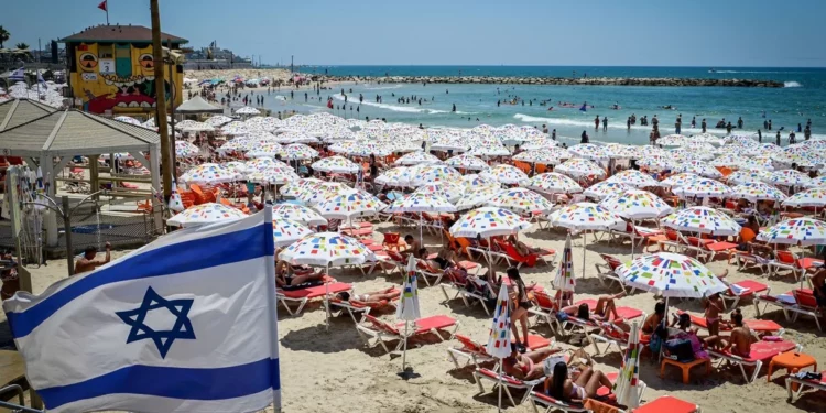 Más de 2 millones de toneladas de micro plásticos contaminan la costa de Israel