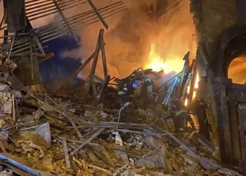 Bombardeo ruso contra zona residencial ucraniana deja un muerto
