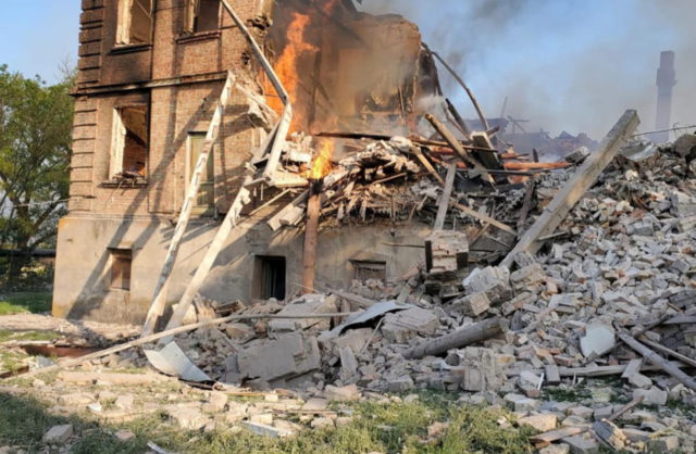 Misiles rusos atacan más de 40 ciudades y pueblos de Ucrania