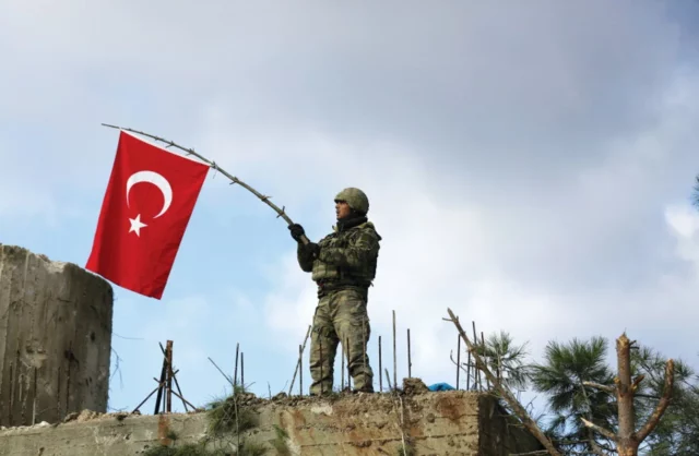 ¿Apoya Turquía a una antigua filial de Al Qaeda en Siria?
