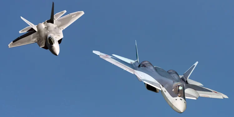 Batalla aérea entre el Su-57 de Rusia y el F-22 furtivo de Estados Unidos ¿Quién gana?