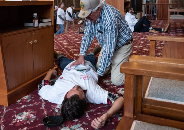 Paramédicos israelíes enseñan a grupos religiosos de Chicago a cómo responder ante un atentado terrorista