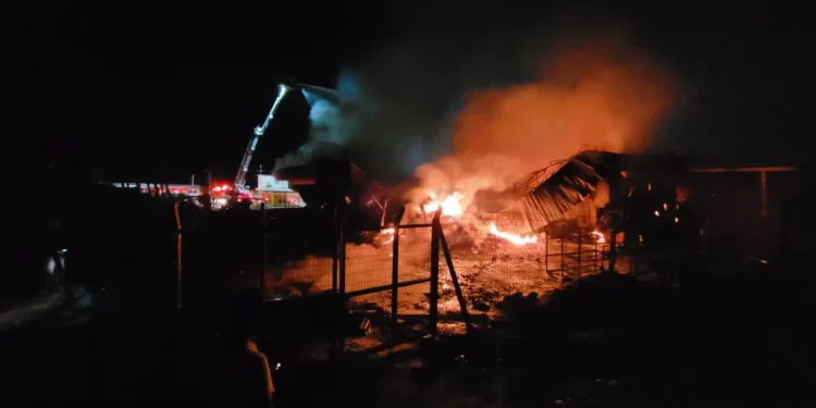 Incendio provocado causa graves daños en una granja del Valle del Jordán