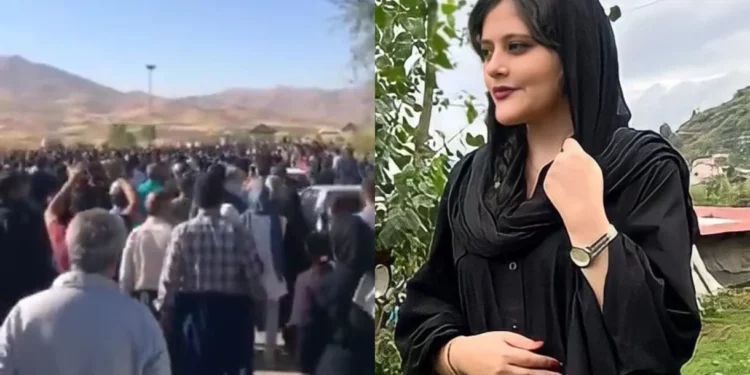 Los iraníes acuden en masa a la tumba de Mahsa Amini 40 días después de su muerte
