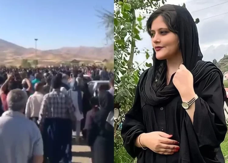 Los iraníes acuden en masa a la tumba de Mahsa Amini 40 días después de su muerte