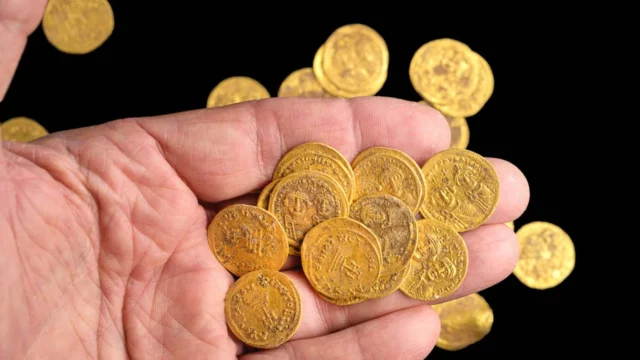 Descubren 44 monedas bizantinas de oro puro en los Altos del Golán