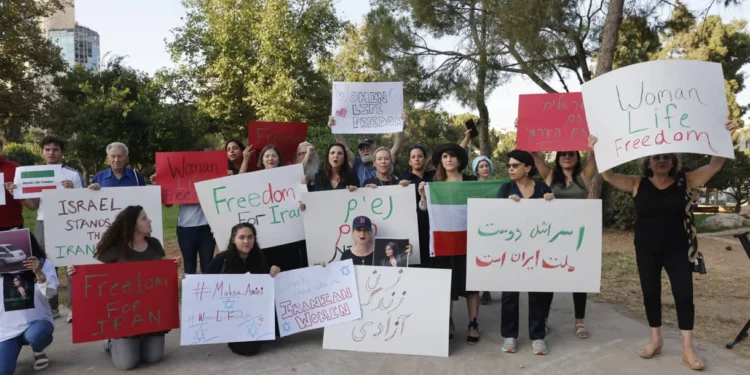 “Mujeres, vida y libertad”: Las mujeres de Israel apoyan a las de Irán