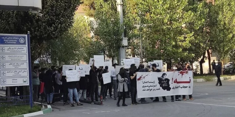 Periodistas iraníes denuncian la detención de sus colegas y piden su liberación