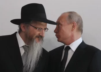 Rabino jefe de Rusia critica a un alto funcionario que calificó a Jabad de “secta supremacista”