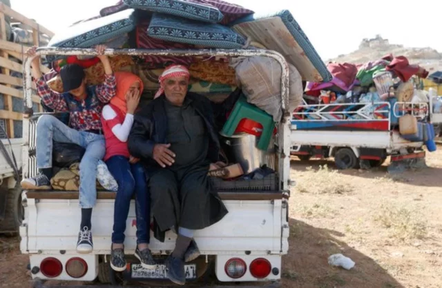 Refugiados sirios regresan a sus hogares tras el inicio del plan de repatriación libanés