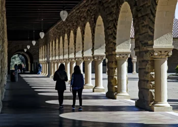 Stanford se disculpa por haber actuado para limitar la inscripción de judíos en la década de 1950